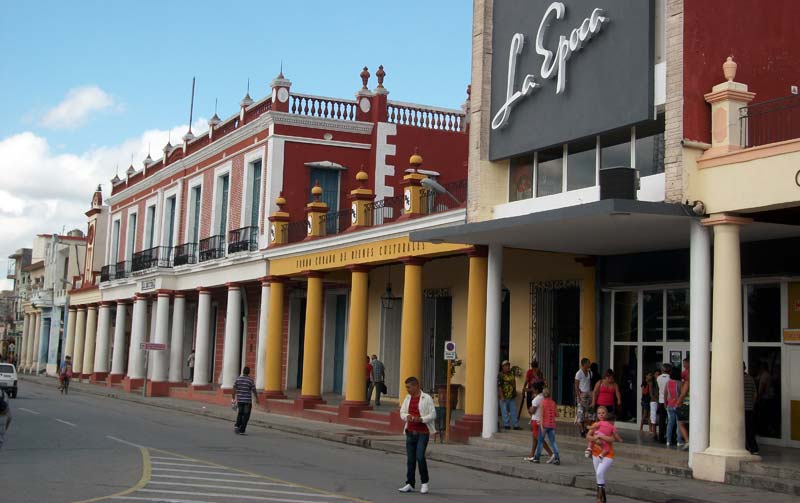 Vista de La Periquera, uno de los edificios que marcan la historia de la ciudad de Holguín.